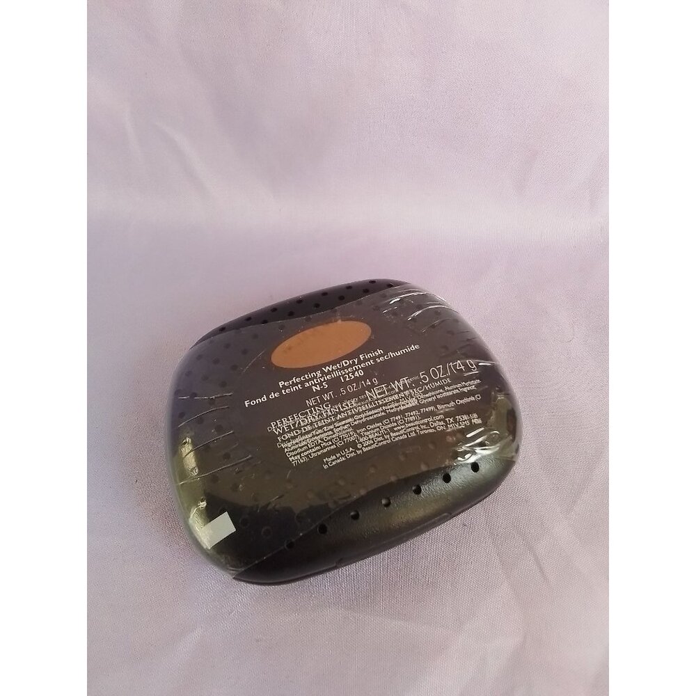 BeautiControl Perfecting Wet Dry Finish Foundation N-5 Flawless Makeup